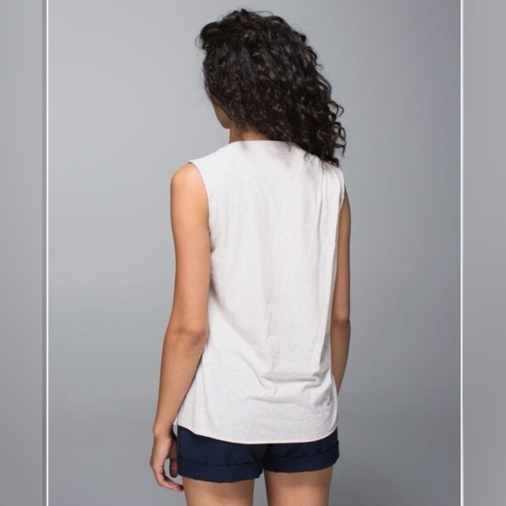 Lululemon To Class Tee - Heathered Dune / Dune - Picture 2 of 15